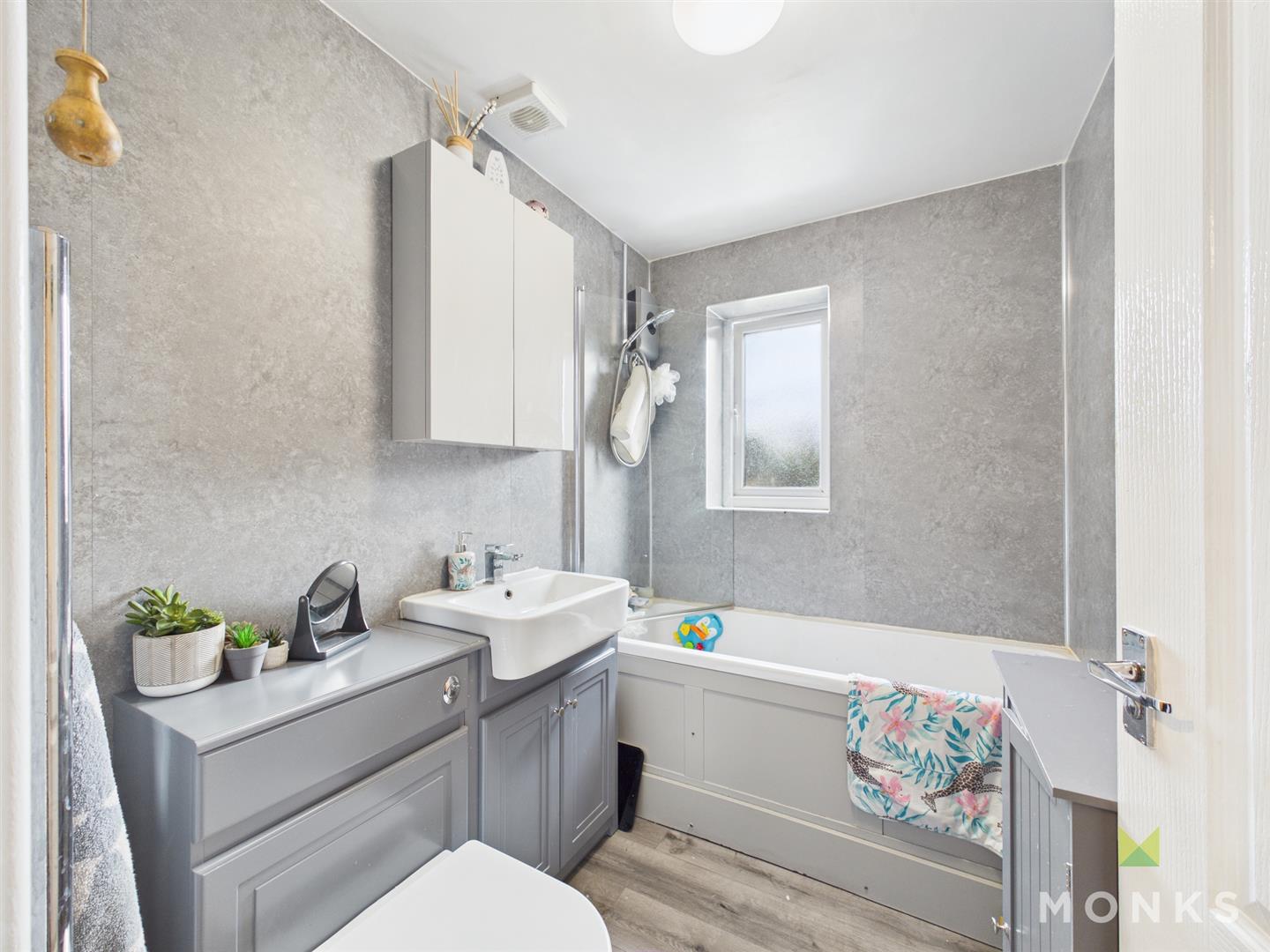 8 Martins Field, Oswestry, SY10 9EP For Sale